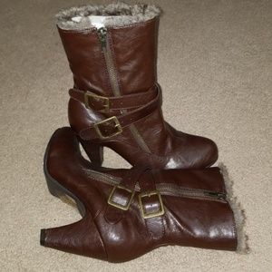 Bass brown fur-lined booties 2.5" heel never worn